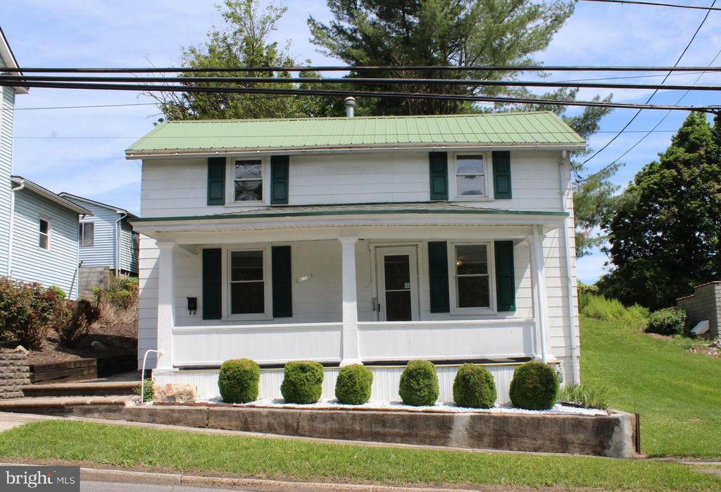 Image 3 of property listing at 514 BALTIMORE AVE, Cumberland, MD 21502