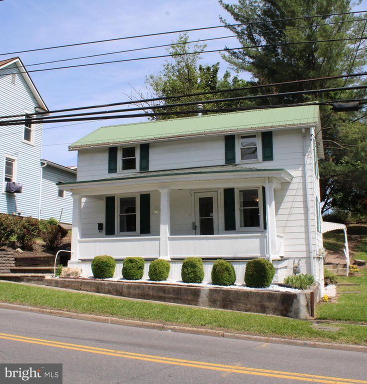 Image 4 of property listing at 514 BALTIMORE AVE, Cumberland, MD 21502