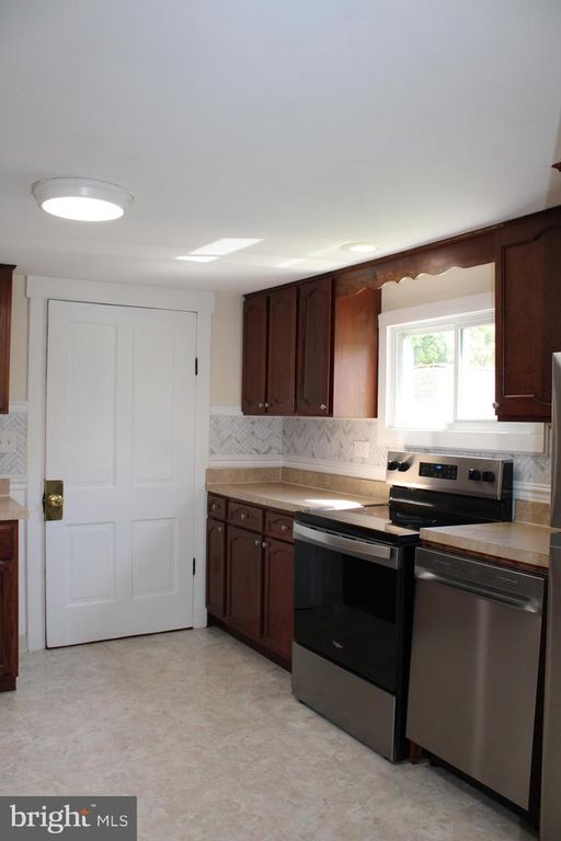 Image 46 of property listing at 514 BALTIMORE AVE, Cumberland, MD 21502