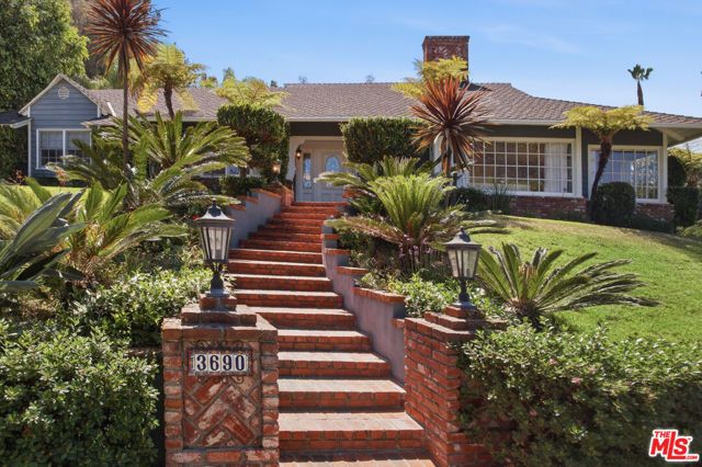 3690 Crownridge Drive, Sherman Oaks, CA 91403