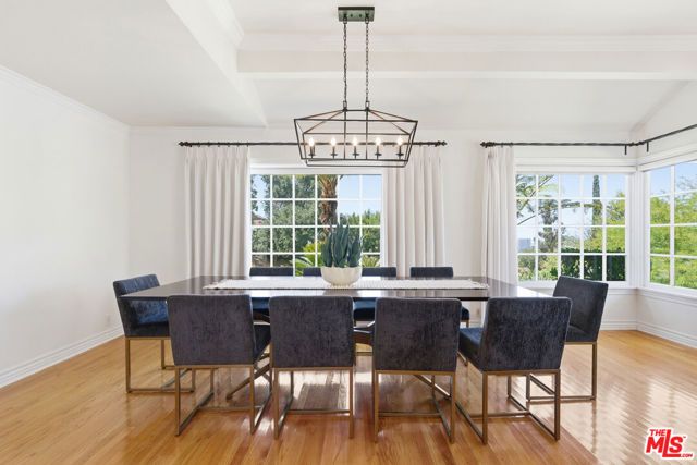 3690 Crownridge Drive, Sherman Oaks, CA 91403
