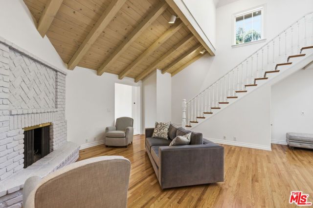 3690 Crownridge Drive, Sherman Oaks, CA 91403