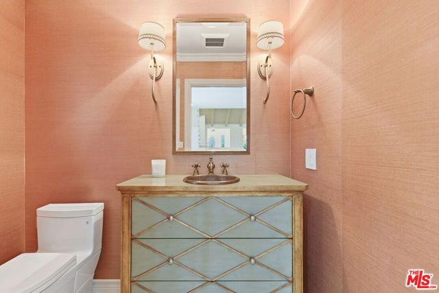 3690 Crownridge Drive, Sherman Oaks, CA 91403