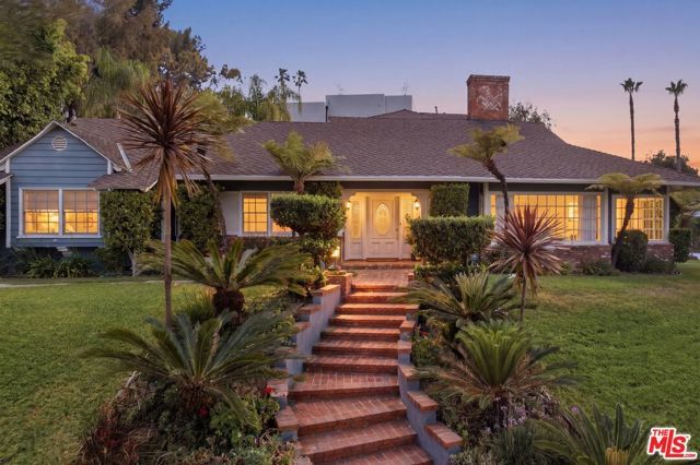 3690 Crownridge Drive, Sherman Oaks, CA 91403