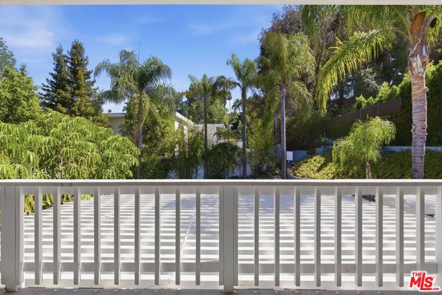 3690 Crownridge Drive, Sherman Oaks, CA 91403