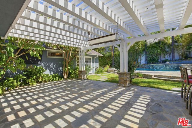3690 Crownridge Drive, Sherman Oaks, CA 91403