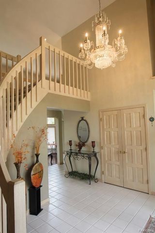 1305 Kings Pointe Road, Grand Blanc, MI 48439