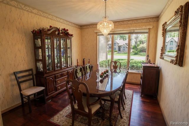 1305 Kings Pointe Road, Grand Blanc, MI 48439