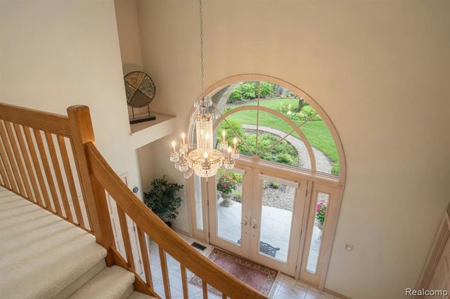1305 Kings Pointe Road, Grand Blanc, MI 48439