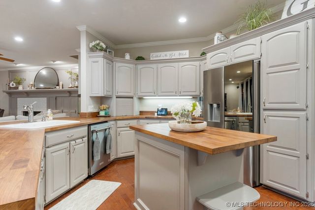 8766 Haskell Drive, Broken Arrow, OK 74014