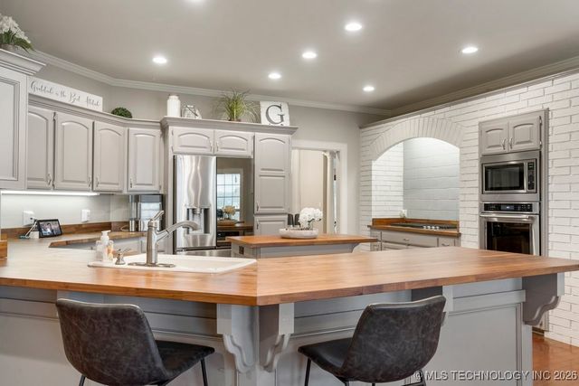 8766 Haskell Drive, Broken Arrow, OK 74014