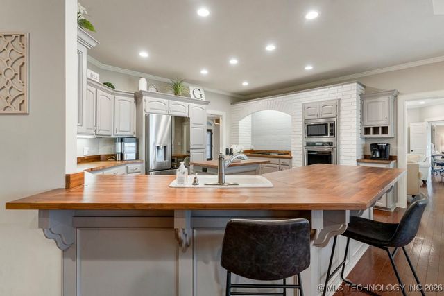 8766 Haskell Drive, Broken Arrow, OK 74014