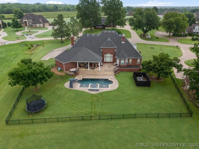 8766 Haskell Drive, Broken Arrow, OK 74014