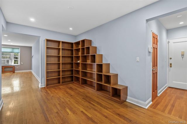 101 Old Mamaroneck Road 3B4, White Plains, NY 10605