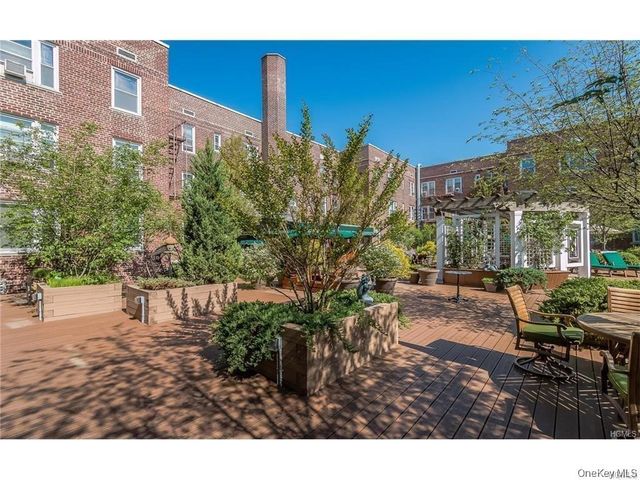 101 Old Mamaroneck Road 3B4, White Plains, NY 10605