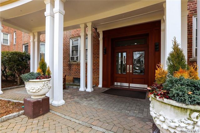 101 Old Mamaroneck Road 3B4, White Plains, NY 10605