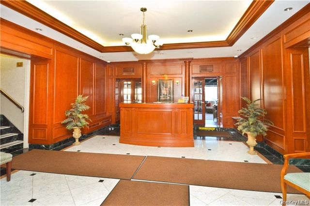 101 Old Mamaroneck Road 3B4, White Plains, NY 10605