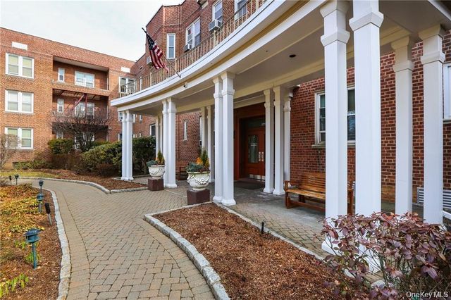 101 Old Mamaroneck Road 3B4, White Plains, NY 10605