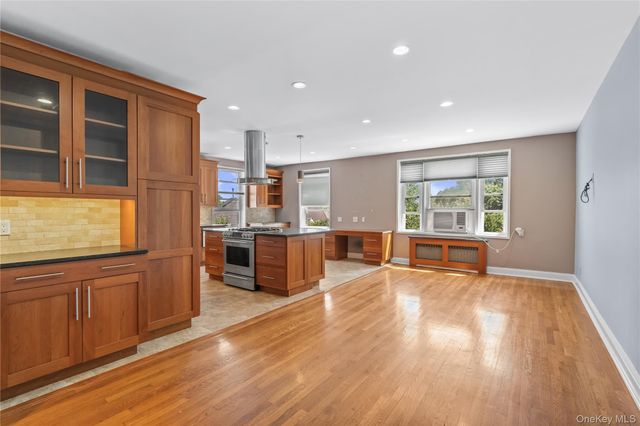 101 Old Mamaroneck Road 3B4, White Plains, NY 10605
