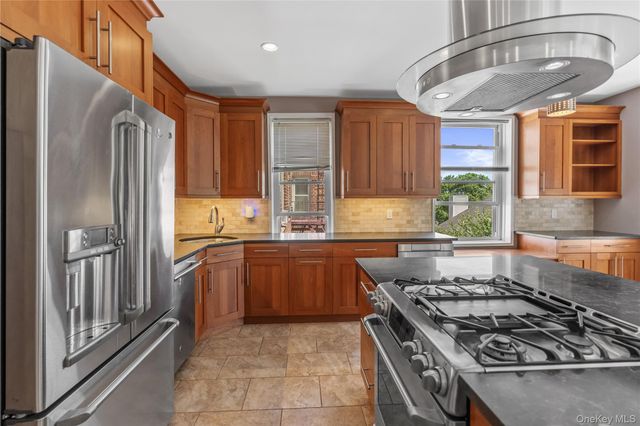 101 Old Mamaroneck Road 3B4, White Plains, NY 10605
