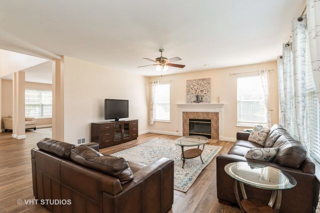 2600 W Autumn Drive, Round Lake, IL 60073