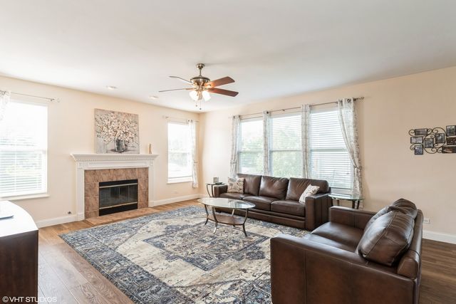 2600 W Autumn Drive, Round Lake, IL 60073