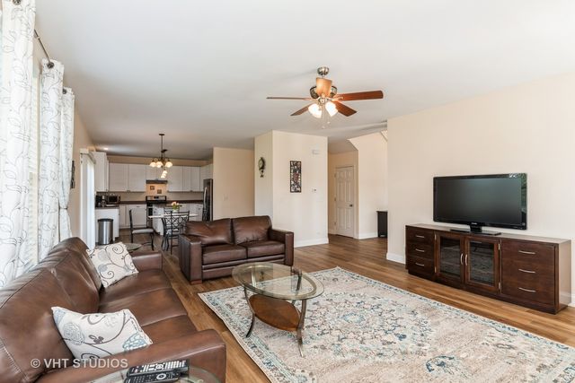 2600 W Autumn Drive, Round Lake, IL 60073