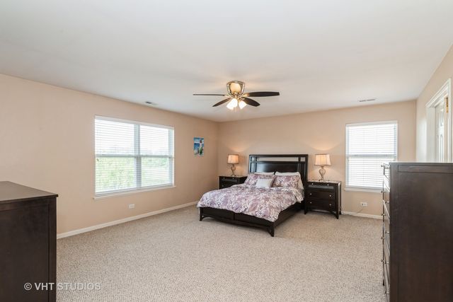 2600 W Autumn Drive, Round Lake, IL 60073