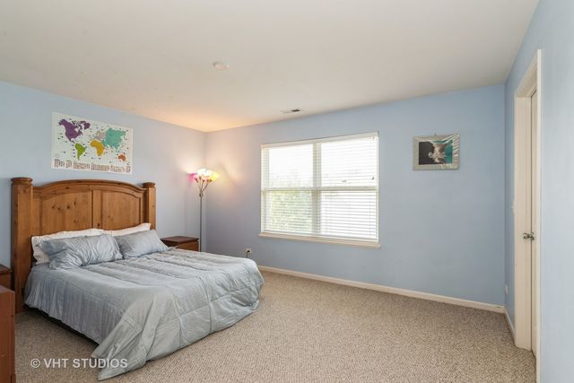 2600 W Autumn Drive, Round Lake, IL 60073