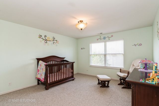 2600 W Autumn Drive, Round Lake, IL 60073