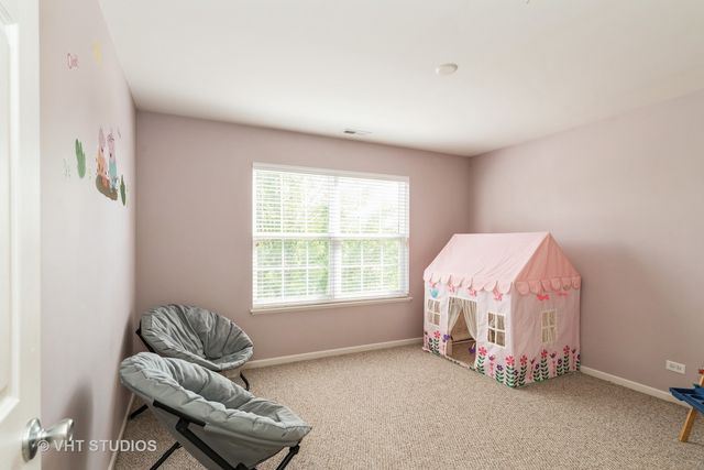 2600 W Autumn Drive, Round Lake, IL 60073