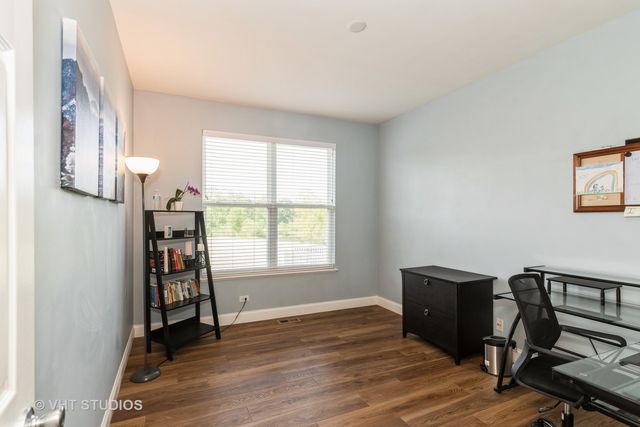 2600 W Autumn Drive, Round Lake, IL 60073