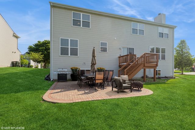 2600 W Autumn Drive, Round Lake, IL 60073