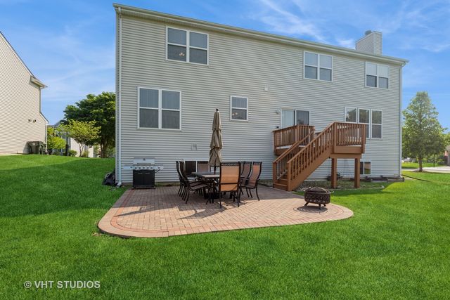 2600 W Autumn Drive, Round Lake, IL 60073