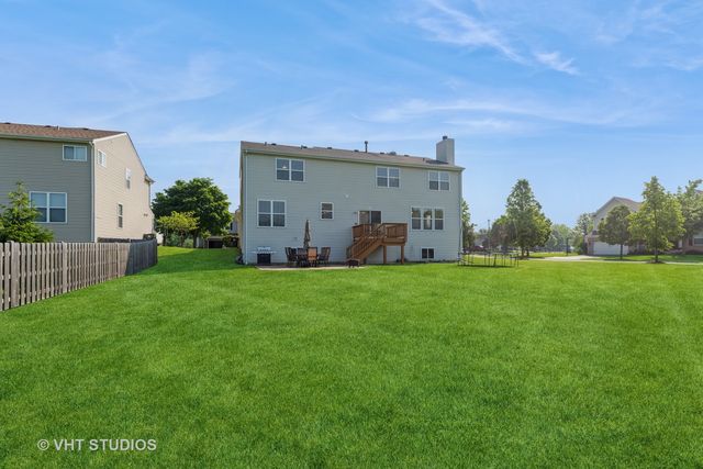 2600 W Autumn Drive, Round Lake, IL 60073