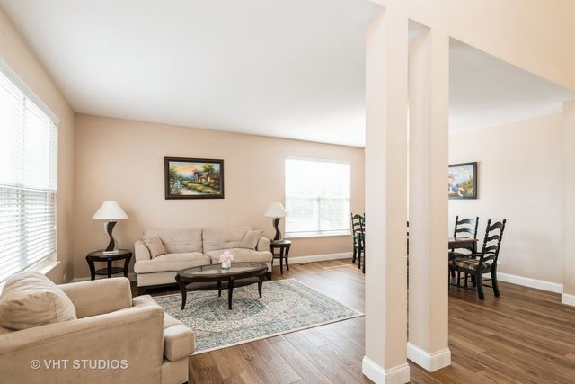 2600 W Autumn Drive, Round Lake, IL 60073