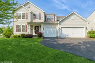2600 W Autumn Drive, Round Lake, IL 60073