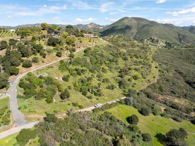 Vista Valle Camino, Fallbrook, CA 92028