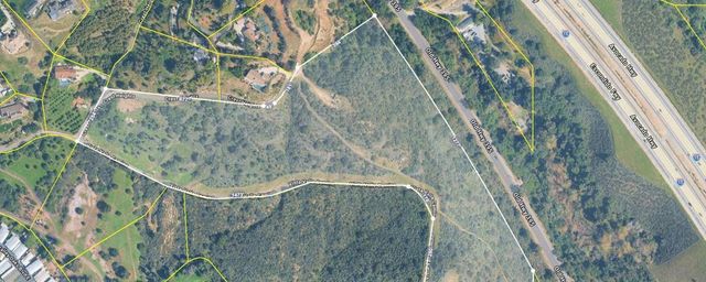 Vista Valle Camino, Fallbrook, CA 92028
