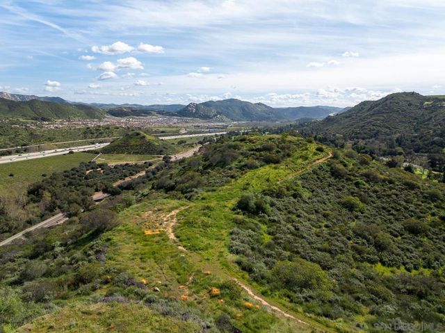 Vista Valle Camino, Fallbrook, CA 92028