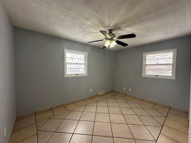 1421 Heather Drive, Aurora, IL 60506