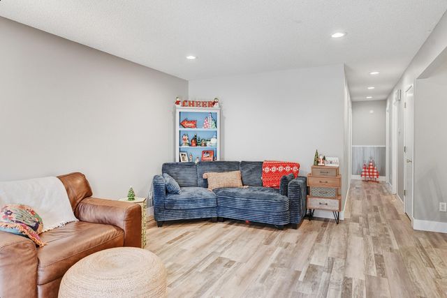 1007 JIM BROWN Parkway, Council Bluffs, IA 51503