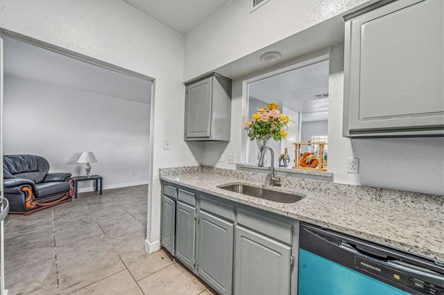 11127 Village Bend Lane 1127, Houston, TX 77072