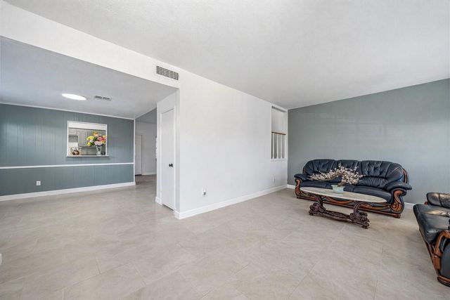 11127 Village Bend Lane 1127, Houston, TX 77072