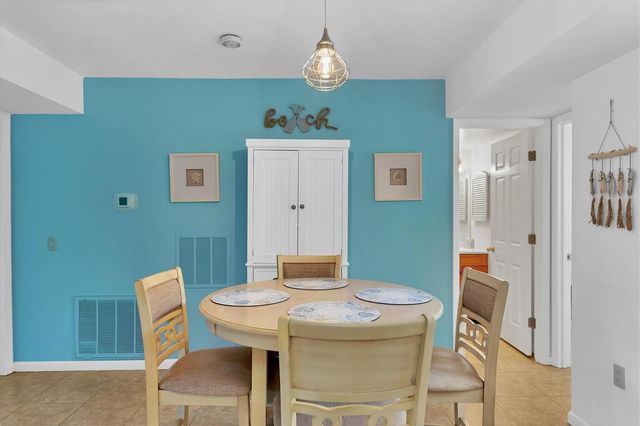 5669 ASHTON LAKE DRIVE 1, Sarasota, FL 34231