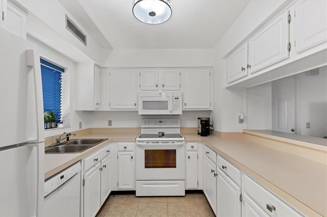 5669 ASHTON LAKE DRIVE 1, Sarasota, FL 34231