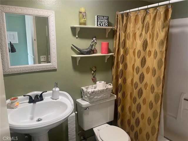 619 Bristol 17, Santa Ana, CA 92703