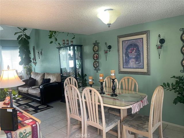 619 Bristol 17, Santa Ana, CA 92703