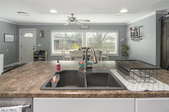 1402 S Chapel Street, Louisville, OH 44641