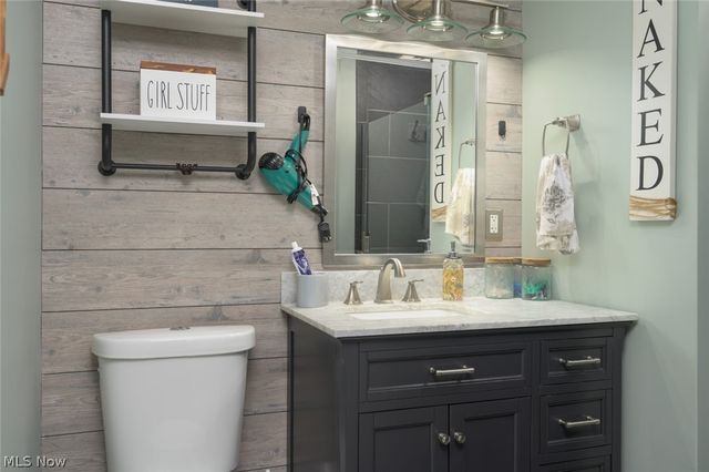 1402 S Chapel Street, Louisville, OH 44641